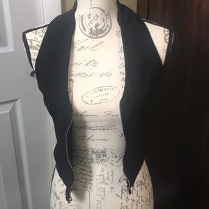 Arden b zipper crop top